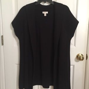 Lovely Kim Rogers Black Sweater Vest